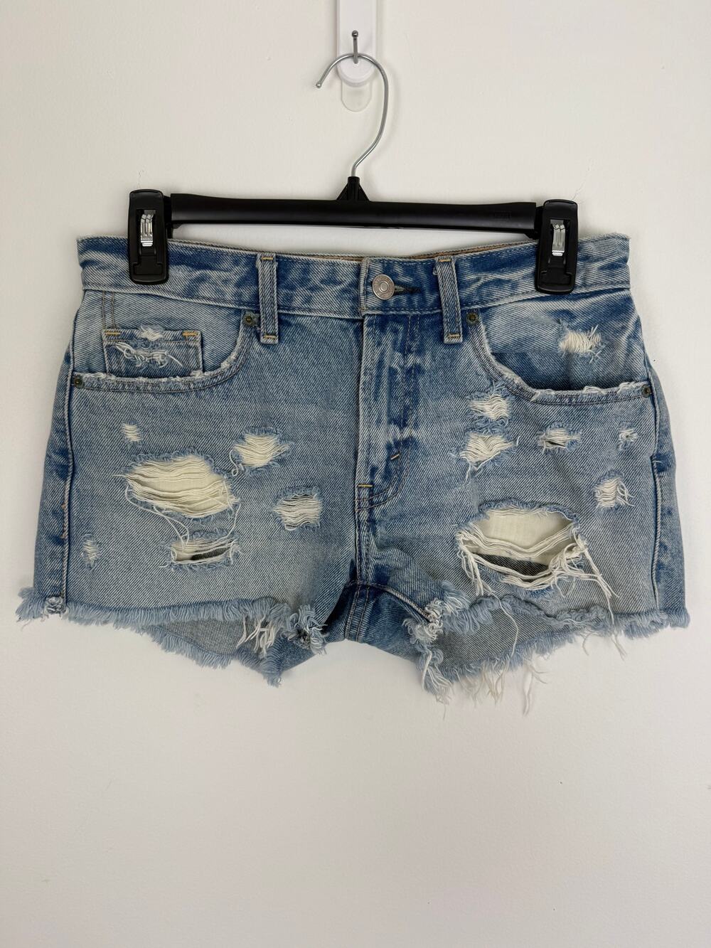 Abercrombie & Fitch Womens Harper Low Rise Distressed Light Wash Shorts 25, 0